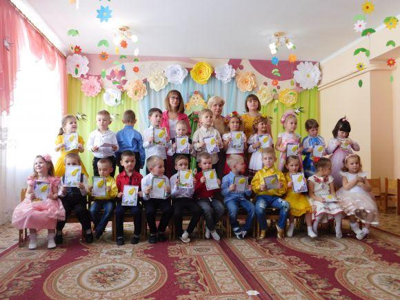 Новини Хмельницького - фото з Як малеча мам вітала. Фоторепортаж із дитячого садочка Як малеча мам вітала. Фоторепортаж із дитячого садочка, фото №7 на сайті vsim.ua