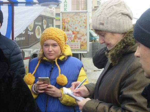 Квітковий базарчик біля “Плази”: чому не розганяють незаконну торгівлю?, фото №2 на сайті vsim.ua