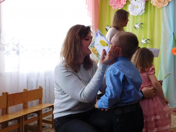 Новини Хмельницького - фото з Як малеча мам вітала. Фоторепортаж із дитячого садочка Як малеча мам вітала. Фоторепортаж із дитячого садочка, фото №5 на сайті vsim.ua