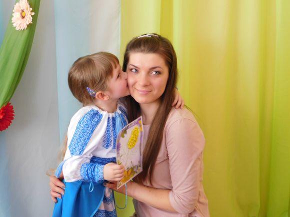 Новини Хмельницького - фото з Як малеча мам вітала. Фоторепортаж із дитячого садочка Як малеча мам вітала. Фоторепортаж із дитячого садочка, фото №8 на сайті vsim.ua