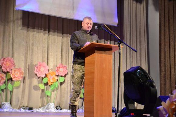 Новини Кам'янця-Подільського - фото з У Кам’янці привітали зі святом весни жінок-військовослужбовців У Кам’янці привітали зі святом весни жінок-військовослужбовців, фото №2 на сайті 20minut.ua