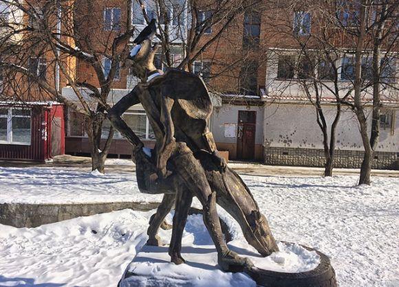 Мюнхгаузена не врятували. Пам'ятник, який заховався у дворах, фото №4 на сайті vsim.ua