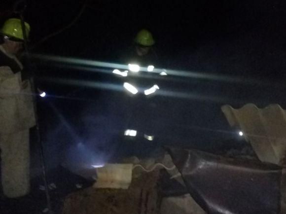 Сусіди вчасно викликали рятувальників: на Ярмолинеччині горів житловий будинок, фото №1 на сайті vsim.ua