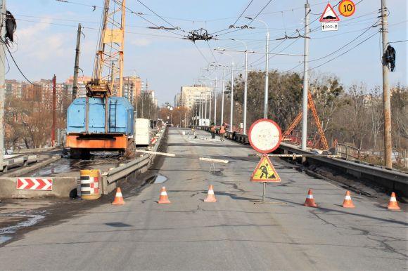 Новини Вінниці - фото з Київський міст знову закрили для проїзду. Що там роблять? Київський міст знову закрили для проїзду. Що там роблять?, фото №4 на сайті 20minut.ua