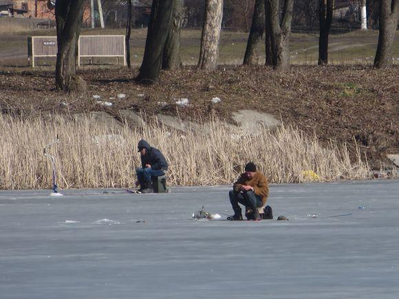 Новини Хмельницького - фото з Фото дня: при +10 на Південному Бузі сидять рибалки і ходять діти Фото дня: при +10 на Південному Бузі сидять рибалки і ходять діти, фото №8 на сайті vsim.ua
