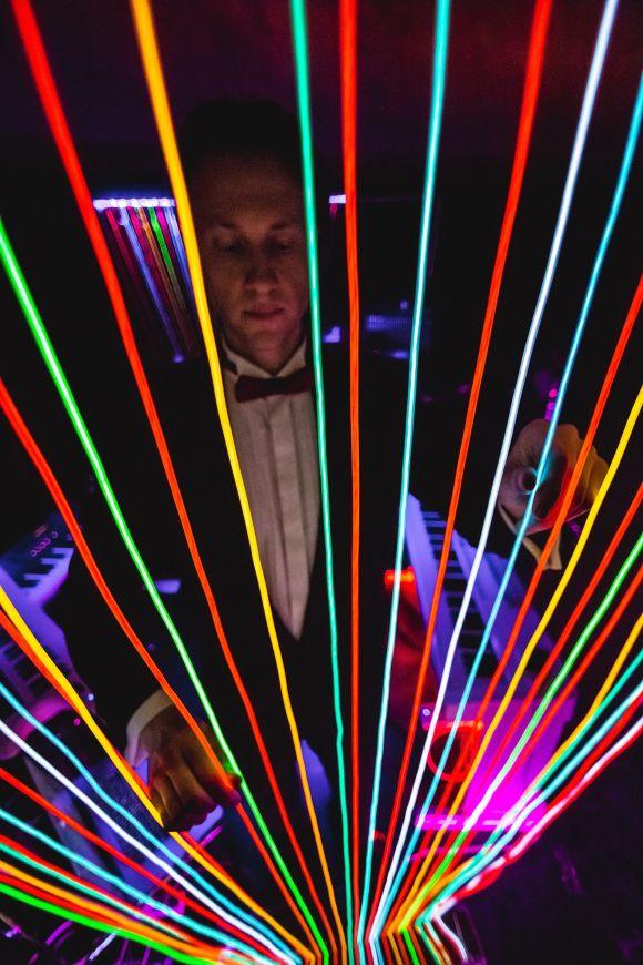 Новини Вінниці - фото з «Впереди – музыкальная матрица!» Максим Шоренков рассказал, что ждет современную музыку и какими сюрпризами порадует Винницу «Впереди – музыкальная матрица!» Максим Шоренков рассказал, что ждет современную музыку и какими сюрпризами порадует Винницу, фото №5 на сайті 20minut.ua