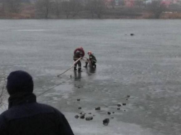 Новини Хмельницького - фото з Невдала рибалка: у мікрорайоні Дубове чоловік провалився під лід Невдала рибалка: у мікрорайоні Дубове чоловік провалився під лід, фото №1 на сайті vsim.ua