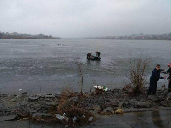 Новини Хмельницького - фото з Невдала рибалка: у мікрорайоні Дубове чоловік провалився під лід Невдала рибалка: у мікрорайоні Дубове чоловік провалився під лід, фото №2 на сайті vsim.ua