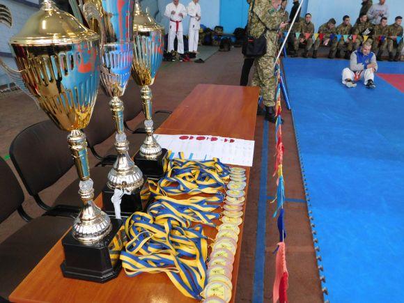 Новини Хмельницького - фото з Як билися прикордонники. У Хмельницькому стартував чемпіонат з рукопашного бою Як билися прикордонники. У Хмельницькому стартував чемпіонат з рукопашного бою, фото №5 на сайті vsim.ua