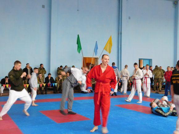 Новини Хмельницького - фото з Як билися прикордонники. У Хмельницькому стартував чемпіонат з рукопашного бою Як билися прикордонники. У Хмельницькому стартував чемпіонат з рукопашного бою, фото №9 на сайті vsim.ua