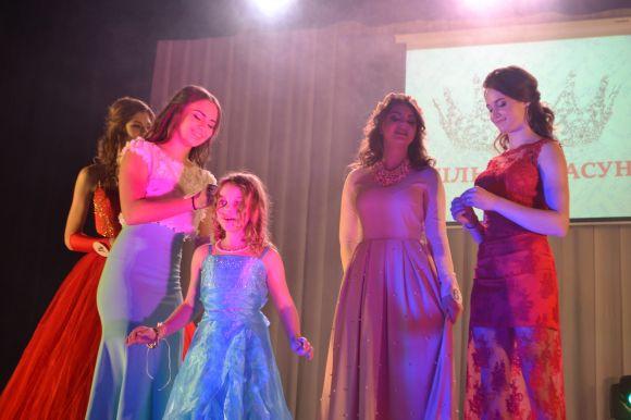 Новини Хмельницького - фото з Найкрасивіша школярка Хмельницького зізналась, що її цькували однокласники Найкрасивіша школярка Хмельницького зізналась, що її цькували однокласники, фото №16 на сайті vsim.ua