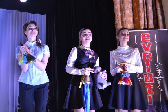 Новини Хмельницького - фото з Найкрасивіша школярка Хмельницького зізналась, що її цькували однокласники Найкрасивіша школярка Хмельницького зізналась, що її цькували однокласники, фото №29 на сайті vsim.ua