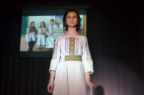 Новини Хмельницького - фото з Найкрасивіша школярка Хмельницького зізналась, що її цькували однокласники Найкрасивіша школярка Хмельницького зізналась, що її цькували однокласники, фото №2 на сайті vsim.ua