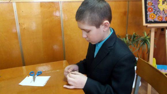 Вінницький школяр встановив рекорд України: створив найменше орігамі, фото №1 на сайті 20minut.ua