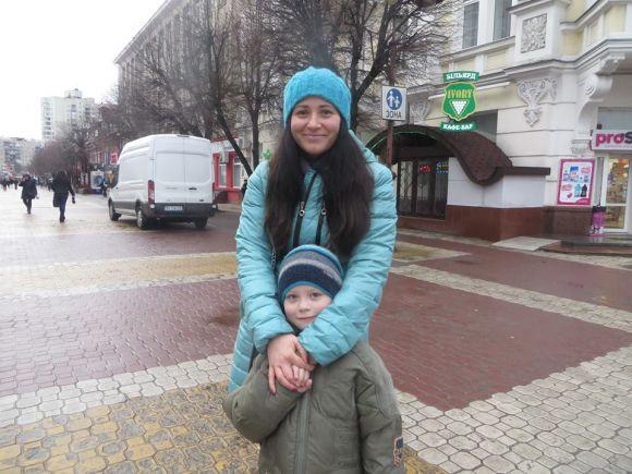 “Свобода” просуває підняття червоно-чорних прапорів. Що думають хмельничани, фото №5 на сайті vsim.ua