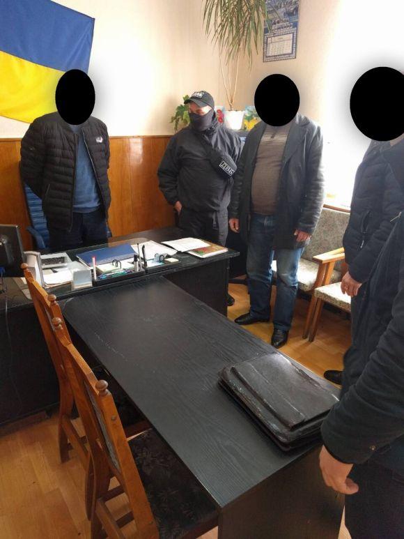 Новини Хмельницького - фото з П'яний за кермом: на Чемеровеччині водій намагався відкупитися доларами від поліції П'яний за кермом: на Чемеровеччині водій намагався відкупитися доларами від поліції, фото №1 на сайті vsim.ua