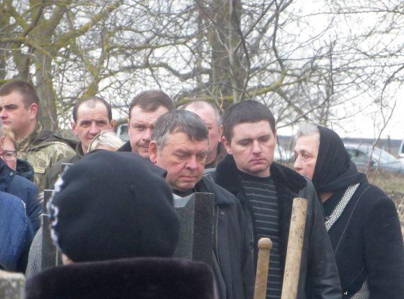 Новини Хмельницького - фото з “Прости мене, сину”: на Хмельниччині попрощалися з 21-річним військовим Ігорем Хованцем “Прости мене, сину”: на Хмельниччині попрощалися з 21-річним військовим Ігорем Хованцем, фото №3 на сайті vsim.ua