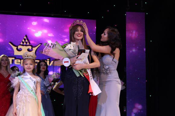 Новини Тернополя - фото з Кому з 13-ти красунь дісталась корона "Міс Тернопіль 2018" (оновлено) Кому з 13-ти красунь дісталась корона "Міс Тернопіль 2018" (оновлено), фото №3 на сайті 20minut.ua