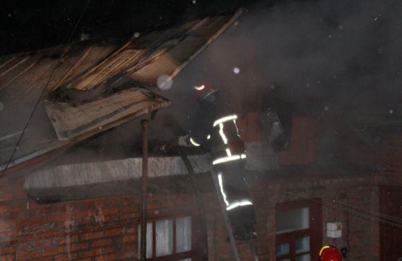 Новини Хмельницького - фото з 15 рятівників на 3 автомобілях гасили пожежу в мікрорайоні Дубове 15 рятівників на 3 автомобілях гасили пожежу в мікрорайоні Дубове, фото №1 на сайті vsim.ua