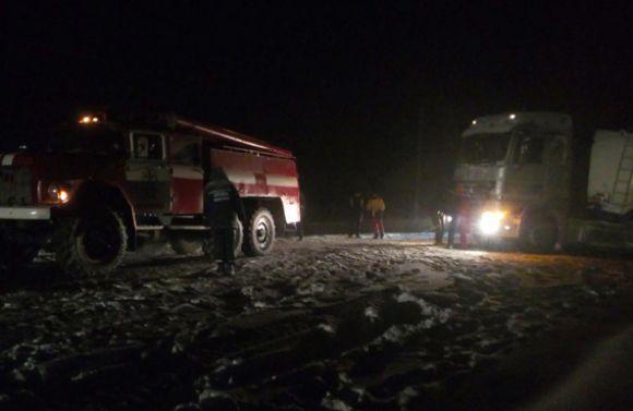 Новини Хмельницького - фото з Наслідки негоди на Хмельниччині: кілометрові затори та автобуси з пасажирами в заметах Наслідки негоди на Хмельниччині: кілометрові затори та автобуси з пасажирами в заметах, фото №3 на сайті vsim.ua