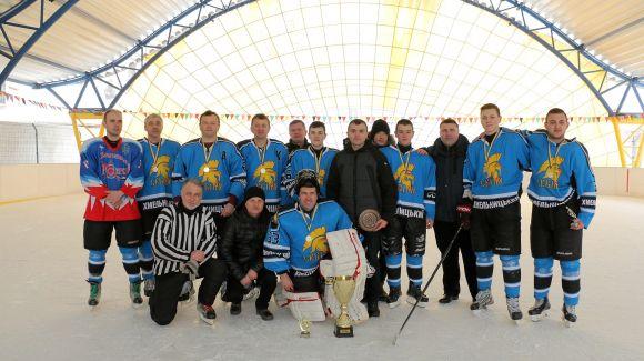 Новини Хмельницького - фото з "Легіон" став найкращим у відкритому чемпіонаті Хмельницького з хокею "Легіон" став найкращим у відкритому чемпіонаті Хмельницького з хокею, фото №2 на сайті vsim.ua