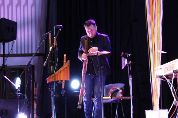 Новини Вінниці - фото з У "Плеяді" сучасна музика вводила в транс та примушувала глядачів вигукувати “На біс!” У "Плеяді" сучасна музика вводила в транс та примушувала глядачів вигукувати “На біс!”, фото №5 на сайті 20minut.ua