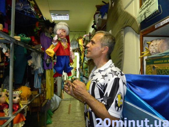 Новини Тернополя - фото з На склад із ляльками водять екскурсії На склад із ляльками водять екскурсії, фото №2 на сайті 20minut.ua