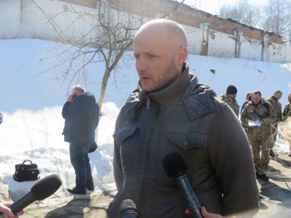 Новини Хмельницького - фото з “Віддав борг країні з відсотками”: у Хмельницькому попрощалися з 48-річним атовцем Миколою Мужичуком “Віддав борг країні з відсотками”: у Хмельницькому попрощалися з 48-річним атовцем Миколою Мужичуком, фото №2 на сайті vsim.ua