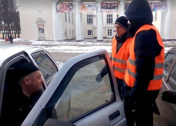 Новини Хмельницького - фото з Київські аграрії ганяли хмельничан з безкоштовної парковки біля філармонії (ВІДЕО) Київські аграрії ганяли хмельничан з безкоштовної парковки біля філармонії (ВІДЕО), фото №1 на сайті vsim.ua