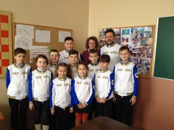 У Тернополі школярі грають гру китайських імператорів, фото №2 на сайті 20minut.ua