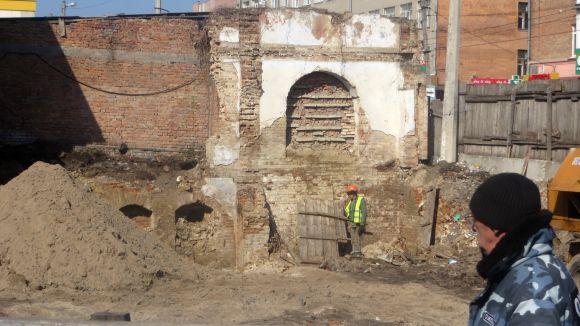 “Знайдемо цінне - роботи призупинимо”, - історик про будівництво на Соборній, фото №4 на сайті vsim.ua