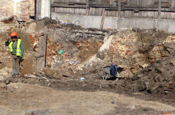 “Знайдемо цінне - роботи призупинимо”, - історик про будівництво на Соборній, фото №3 на сайті vsim.ua