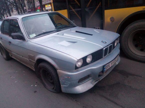 Новини Хмельницького - фото з Біля філармонії зіткнулись два "BMW" і 21-ий автобус Біля філармонії зіткнулись два "BMW" і 21-ий автобус, фото №4 на сайті vsim.ua