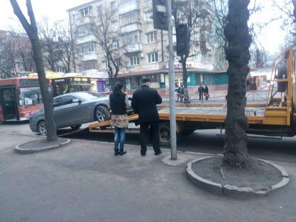 Новини Хмельницького - фото з Біля філармонії зіткнулись два "BMW" і 21-ий автобус Біля філармонії зіткнулись два "BMW" і 21-ий автобус, фото №3 на сайті vsim.ua