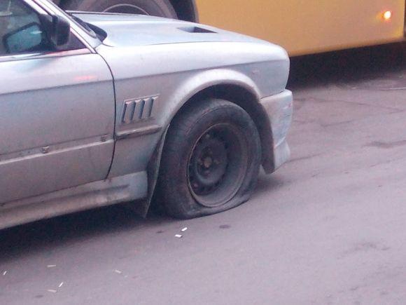 Новини Хмельницького - фото з Біля філармонії зіткнулись два "BMW" і 21-ий автобус Біля філармонії зіткнулись два "BMW" і 21-ий автобус, фото №1 на сайті vsim.ua