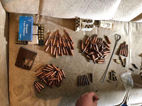 Новини Хмельницького - фото з На Хмельниччині затримали банду торгівців зброєю На Хмельниччині затримали банду торгівців зброєю, фото №2 на сайті vsim.ua