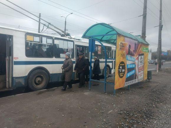 Новини Хмельницького - фото з До зупинки на проспекті Миру дозволили “приліпити” новий магазин До зупинки на проспекті Миру дозволили “приліпити” новий магазин, фото №2 на сайті vsim.ua