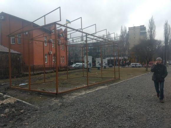 Новини Хмельницького - фото з До зупинки на проспекті Миру дозволили “приліпити” новий магазин До зупинки на проспекті Миру дозволили “приліпити” новий магазин, фото №1 на сайті vsim.ua