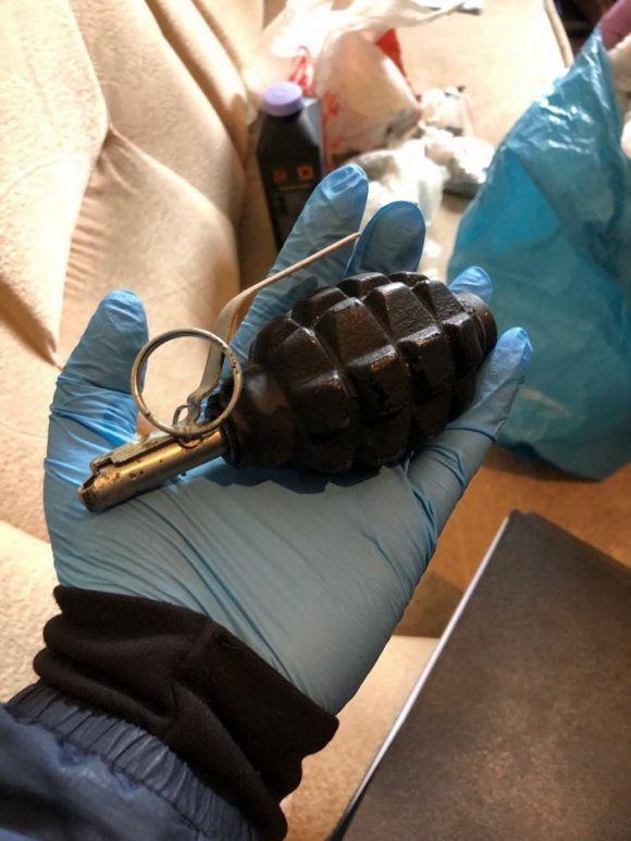 СБУ затримала трьох кам’янчан через незаконний збут вогнепальної зброї (ФОТО), фото №2 на сайті 20minut.ua