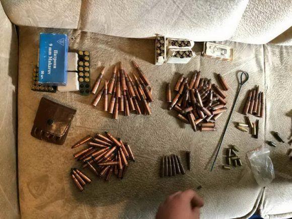 СБУ затримала трьох кам’янчан через незаконний збут вогнепальної зброї (ФОТО), фото №3 на сайті 20minut.ua