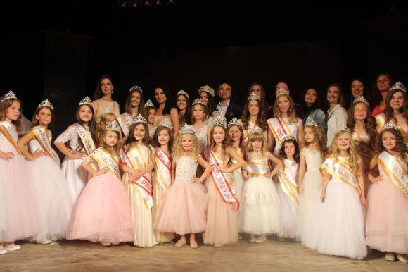 Новини Вінниці - фото з Вінничанка Адель Череватова отримала титул Міні Топ-Модель України Вінничанка Адель Череватова отримала титул Міні Топ-Модель України, фото №2 на сайті 20minut.ua