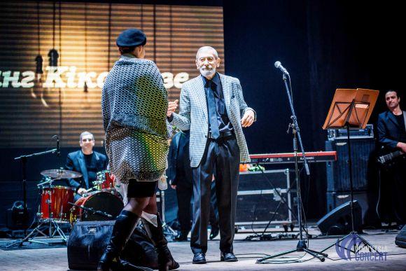 Новини Вінниці - фото з Вахтангу Кикабидзе скоро 80, «Мимино» - уже 40. О чем сейчас мечтает легендарный грузин? Вахтангу Кикабидзе скоро 80, «Мимино» - уже 40. О чем сейчас мечтает легендарный грузин?, фото №23 на сайті 20minut.ua