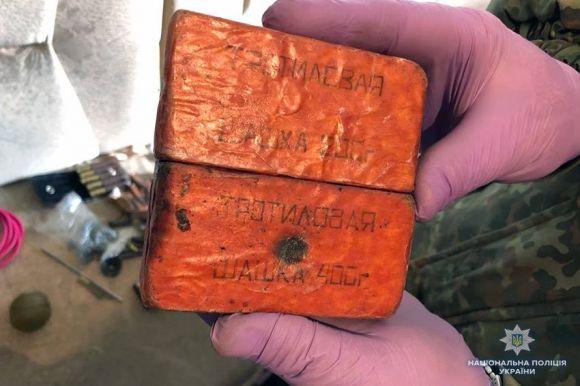 Трьох кам'янчан, які незаконно продавали зброю, взяли під варту, фото №1 на сайті vsim.ua