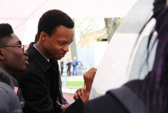 Розмалюй велетенську писанку. Арт-проект у центрі Вінниці, фото №1 на сайті 20minut.ua