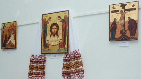 Новини Хмельницького - фото з "І воскрес Христос": хмельничан запрошують на унікальну виставку ікон "І воскрес Христос": хмельничан запрошують на унікальну виставку ікон, фото №1 на сайті vsim.ua