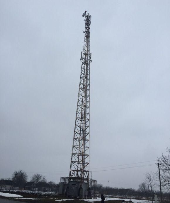 Новини Вінниці - фото з «Пачку цигарок – і злізу» . Як поліція кілька годин вмовляла чоловіка не стрибати з 55-метрової вежі «Пачку цигарок – і злізу» . Як поліція кілька годин вмовляла чоловіка не стрибати з 55-метрової вежі, фото №2 на сайті 20minut.ua