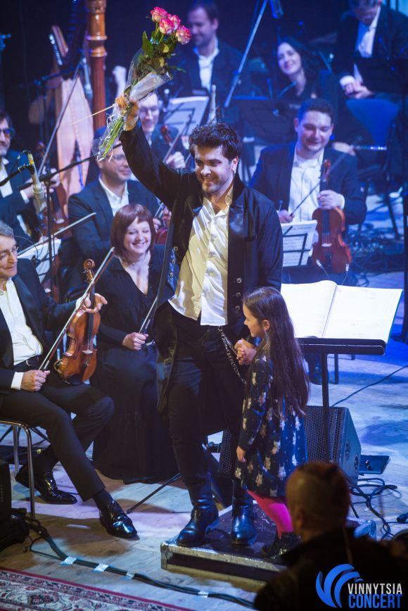 Новини Вінниці - фото з Гітаристи ROCK SYMPHONY розказали про враження від живого виступу Muse і пообіцяли знову вразити Вінницю 5 червня на концерті «ЮРКЕШ» Гітаристи ROCK SYMPHONY розказали про враження від живого виступу Muse і пообіцяли знову вразити Вінницю 5 червня на концерті «ЮРКЕШ», фото №3 на сайті 20minut.ua