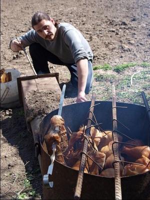 Новини Тернополя - фото з Для копчення м'яса найкраще брати деревину вишні, сливи чи яблуні Для копчення м'яса найкраще брати деревину вишні, сливи чи яблуні, фото №1 на сайті 20minut.ua