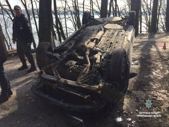 На Чумацькій перевернулось авто. Пасажирка у лікарні, фото №1 на сайті 20minut.ua