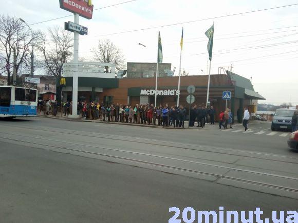 Новини Вінниці - фото з Порошенко та Гройсман у Вінниці. Репортаж з урядової наради (ОНОВЛЕНО) Порошенко та Гройсман у Вінниці. Репортаж з урядової наради (ОНОВЛЕНО), фото №7 на сайті 20minut.ua